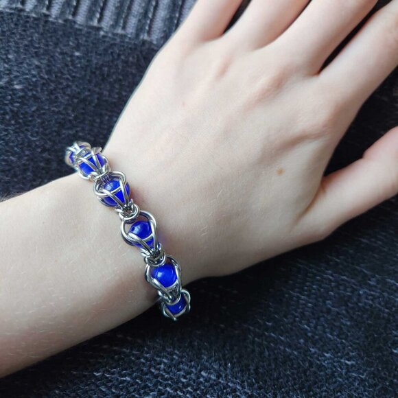 Vintage silver whimsigoth fairy witch blue pearl chainmail bracelet - Picture 3 of 12